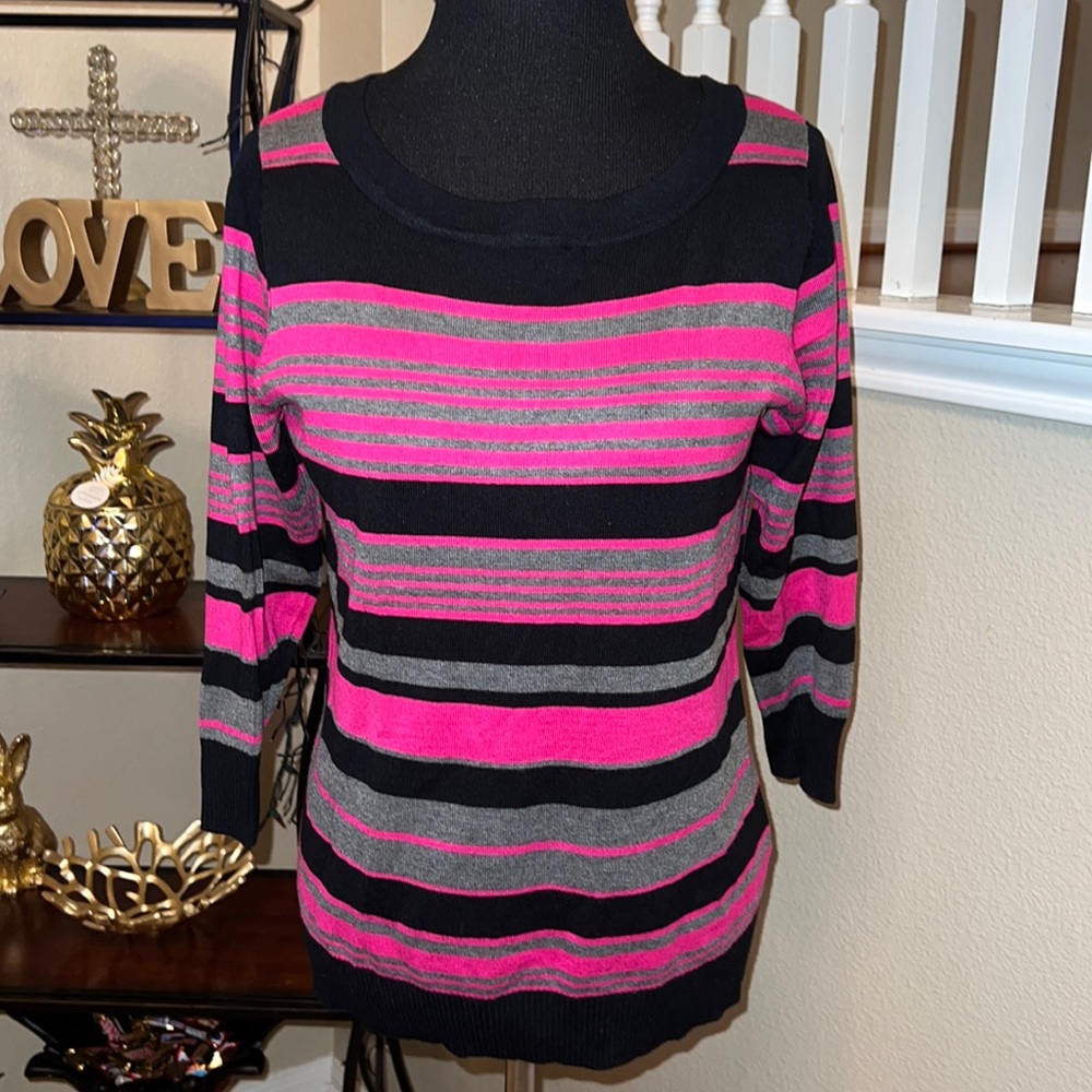 Joseph A women’s sweater, size medium
